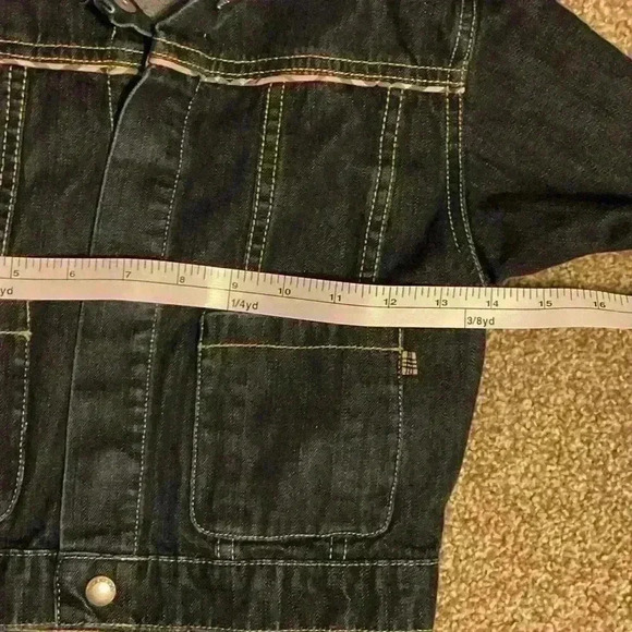 Burberry kids Jean jacket. Missing snap on left sleeve. Size 3. - Picture 6 of 12